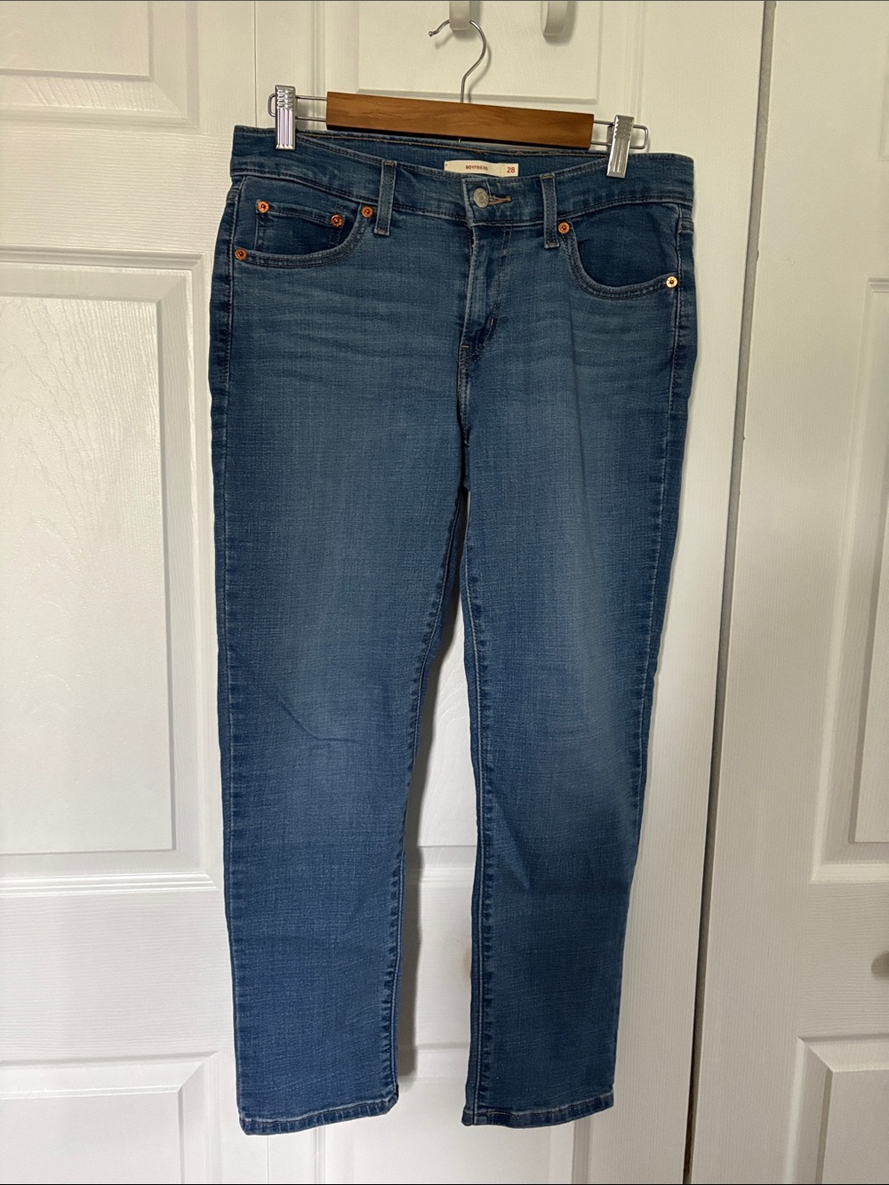 Levi's Boyfriend Jeans in Medium Blue Wash